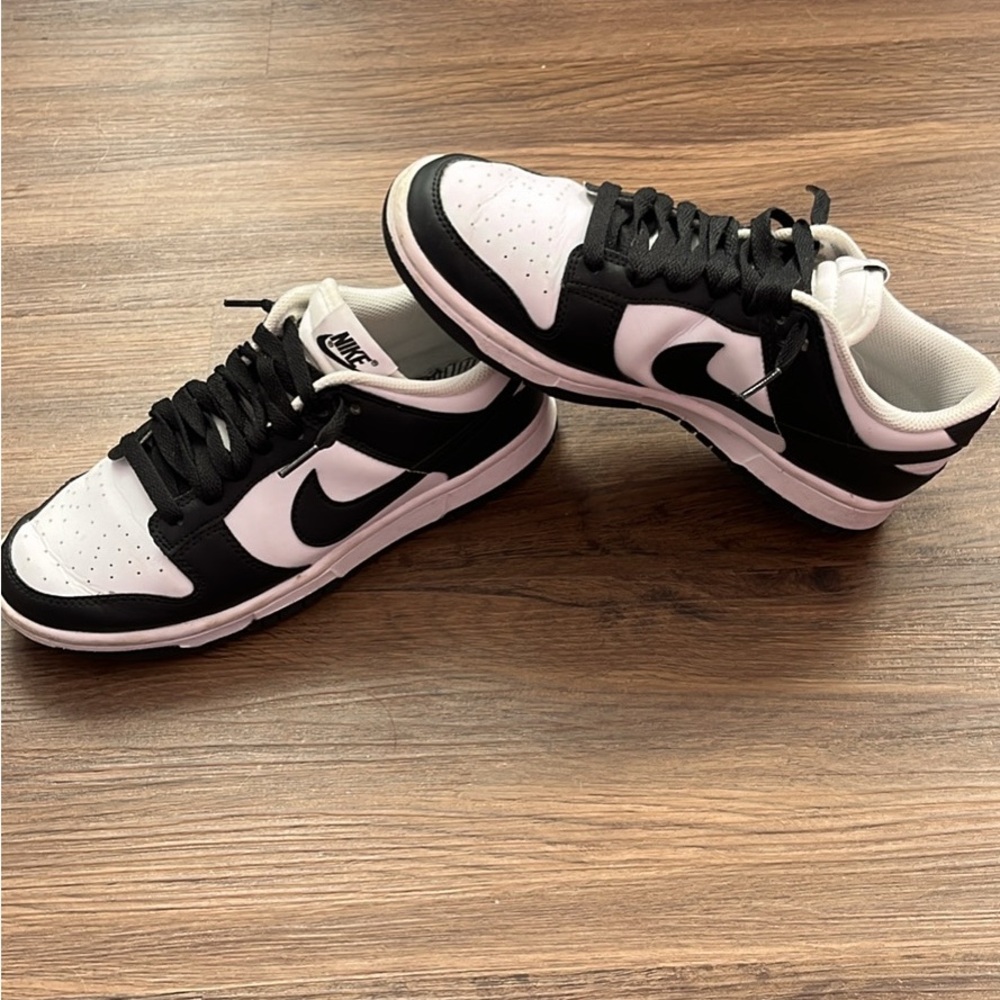 Nike Panda Dunks